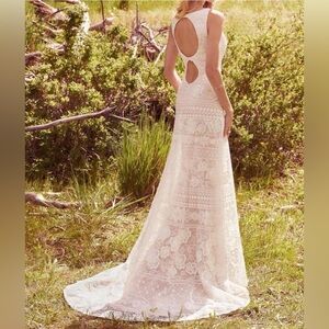 NWT MAGGIE SOTTERO danielle wedding dress in ivory
blush Lace Boho sz 12